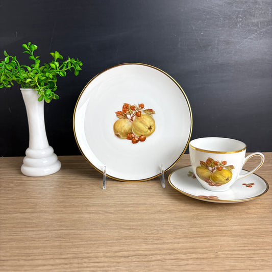 Hutschenreuther Hohenberg Olivia 63 Tea Trio Quince and Hazelnut, Gold Rim - NextStage Vintage