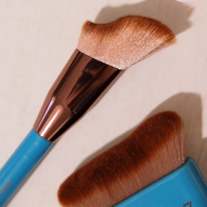st-tropez-tantour-and-applicator-brush